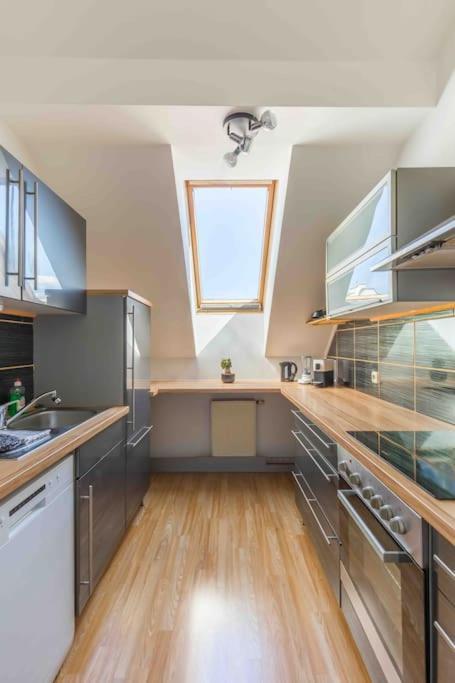 Modern Colonial Style, Central, Rooftop, Bbq Відень Екстер'єр фото